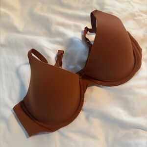 Skims Fits Everybody T-Shirt Bra in Bronze